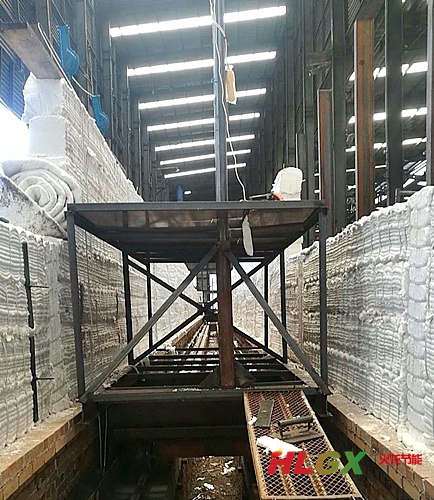 陶瓷纖維長模塊施工爐內